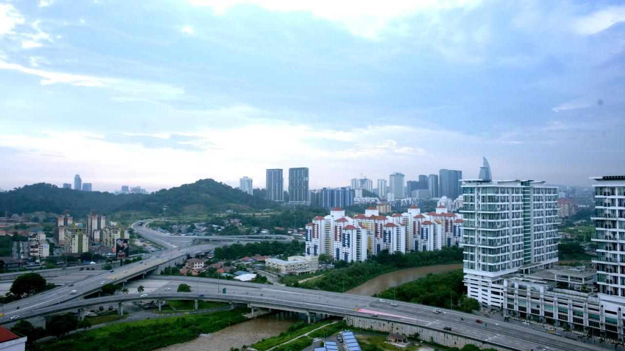Verve Suites Kl South Kuala Lumpur Exterior photo